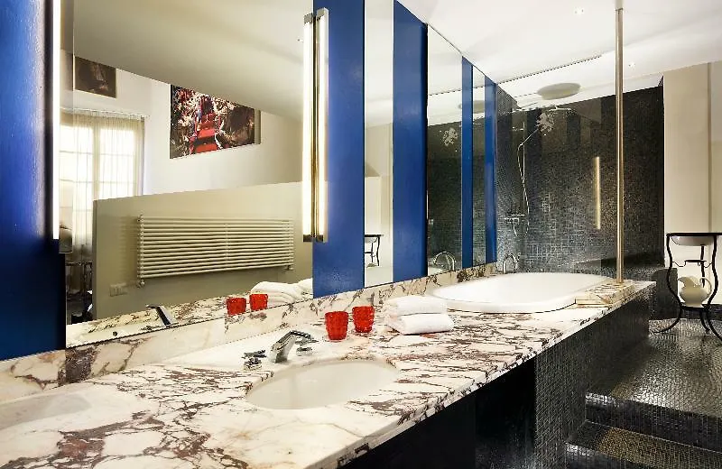 Leone Blue Suites Firenze 4*,